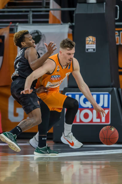 并让尤文图 并让尤文图