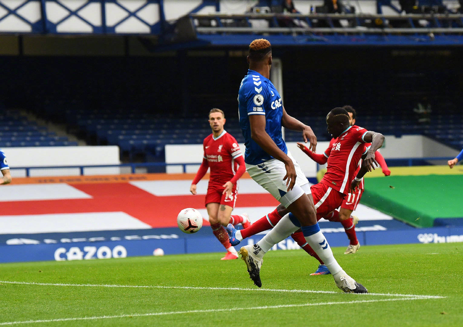 两队的较量 两队的较量